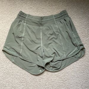 Lululemon Highrise Hotty Hot 4”